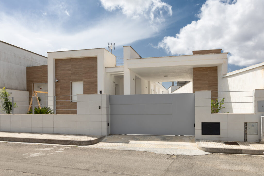 Prospetto su strada villa